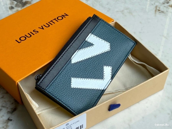 CC LOUIS VUITTON HOLDER 0213